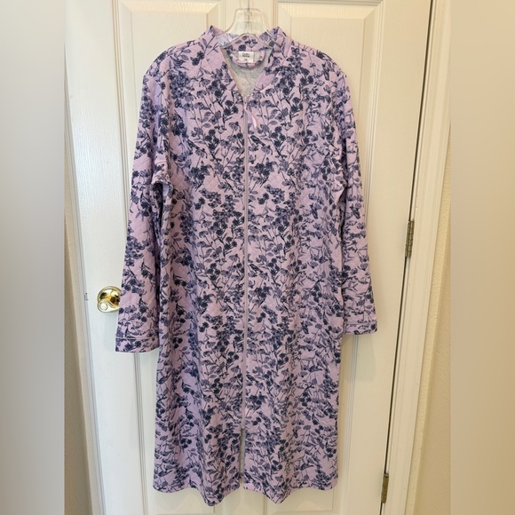 croft & barrow Other - Floral Quilted Lavender Zip Front Bathrobe PM